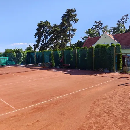 Teniszklub Es Vendeghaz Maison d'hôtes 3*