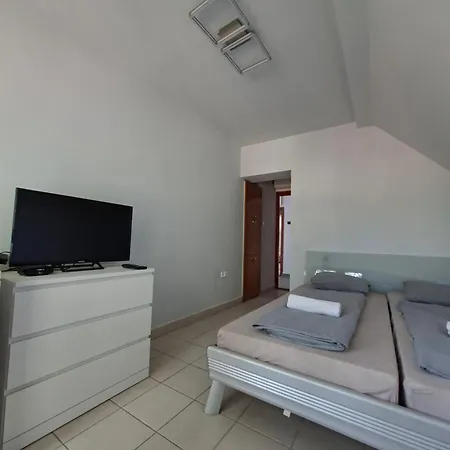 Teniszklub Es Vendeghaz Guest house