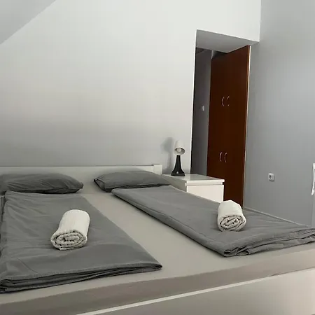 Guest house Teniszklub Es Vendeghaz 3*