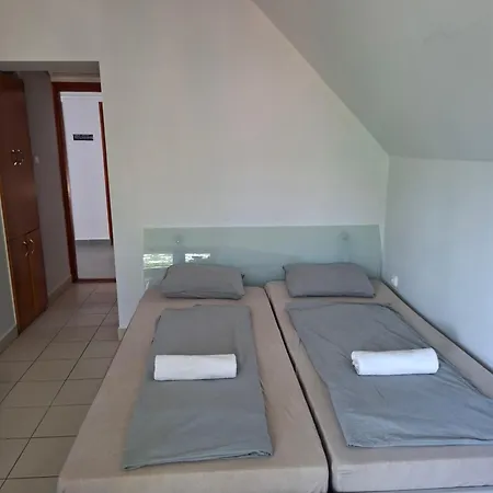 Teniszklub és 3* Balatonakali