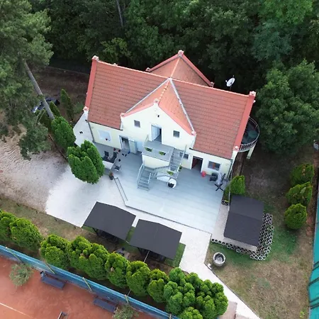 Teniszklub és Balatonakali