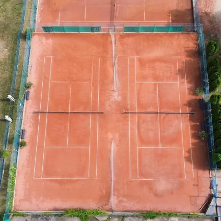 Teniszklub és Balatonakali